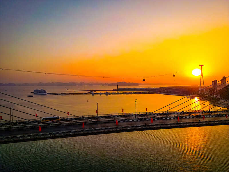 Khách sạn ở Bãi Cháy